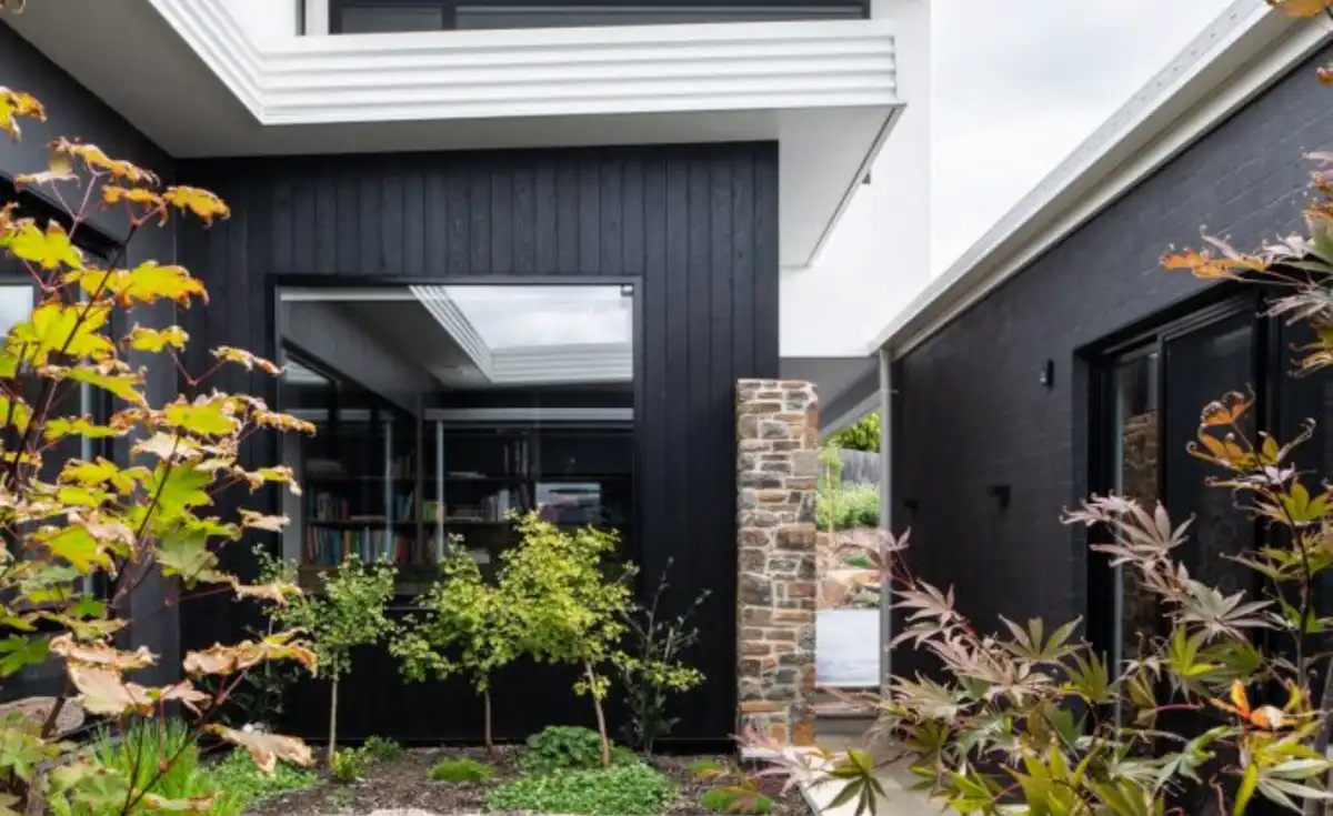 Mortlock Timber