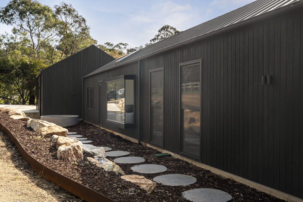 Shou Sugi Ban Residence in Rural Australian Climate
